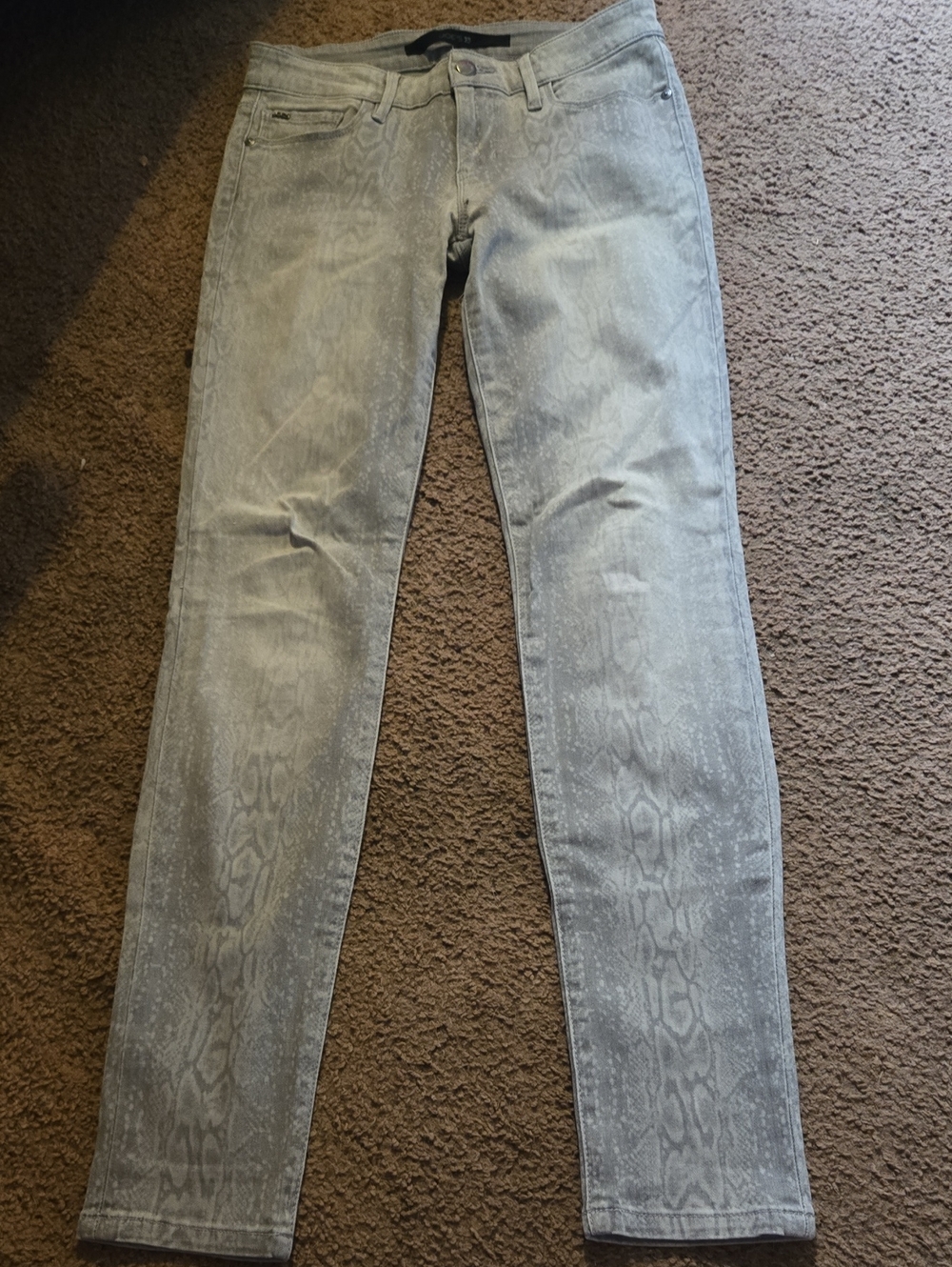 Joe's Denim Light Gray Snake-Print Skinny Chelsea Skinny Ankle Jeans💫